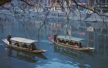 張家界森林公園、袁家界、天子山、大峽谷、玻璃橋、天門山、玻璃棧道、鳳凰古城三晚四日游