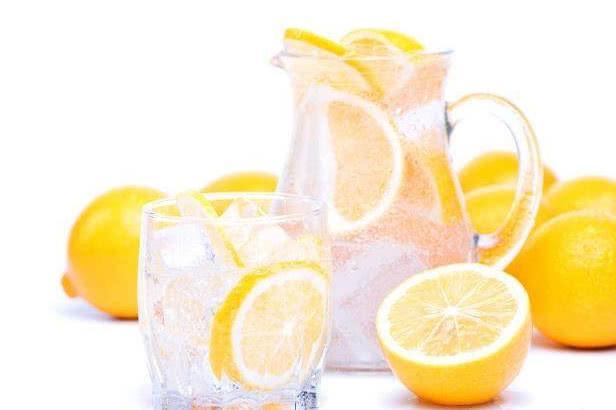 生活小窍门：夏季吃水果，这3个清洗水果的小技巧，你必须掌握！